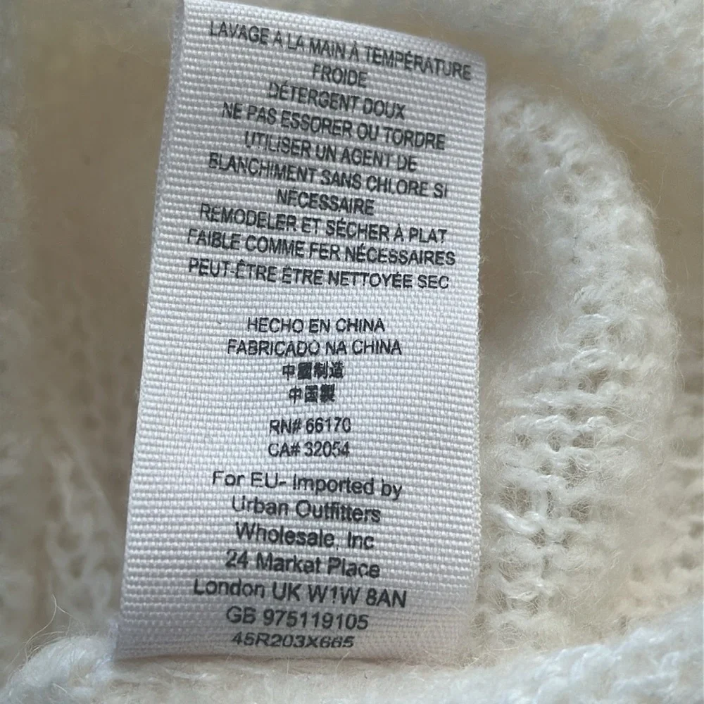 Free People Alpaca Knit Lofty V-Neck Pullover Sweater in Ivory Size Medium